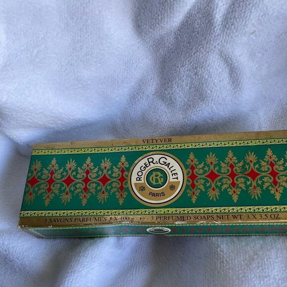 Vintage Roger and Gallet Paris Vetyver Perfumed Soap Set Sealed 3 X 3.5 Oz. - Picture 1 of 5